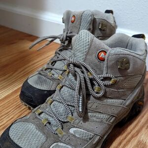 Merrell Women's Hiking Boots size 8.5